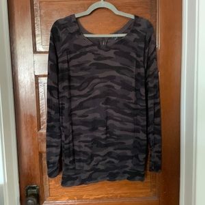 Sz 2 Torrid grey camo sweater